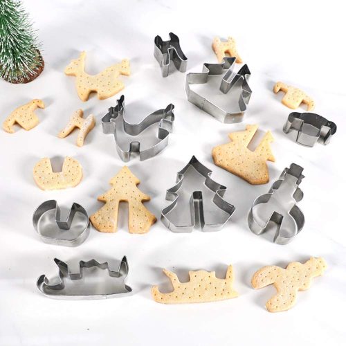 8 darabos 3D karácsonyi kiszúró készlet - Fenyőfa, hóember, szánkó és szarvas