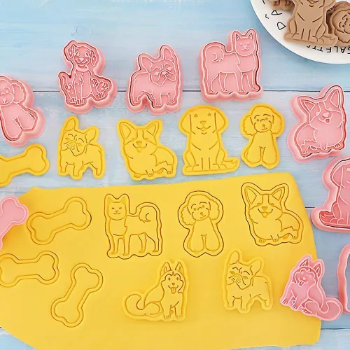 8 darabos műanyag süteménykiszúró és nyomda – Kutyák csonttal 