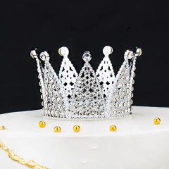   Tortadekoráció, tortadísz – Ezüst korona apró kövekkel
