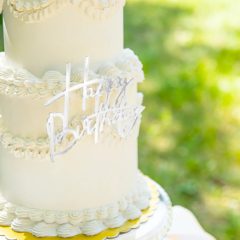   Műanyag sziluett beszúró – "Happy Birthday" felirat torta oldalára – Ezüst