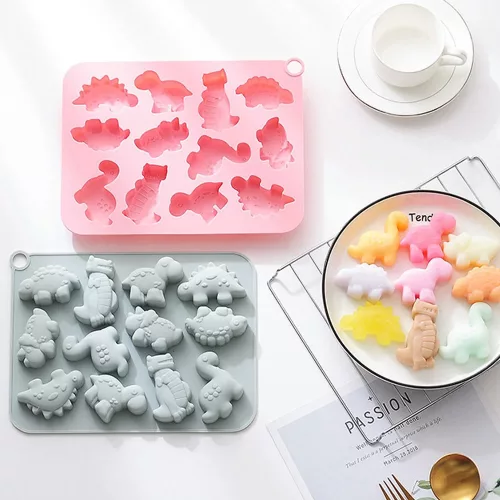 12 részes szilikon forma, mousse forma – Dinoszauruszok, dinók